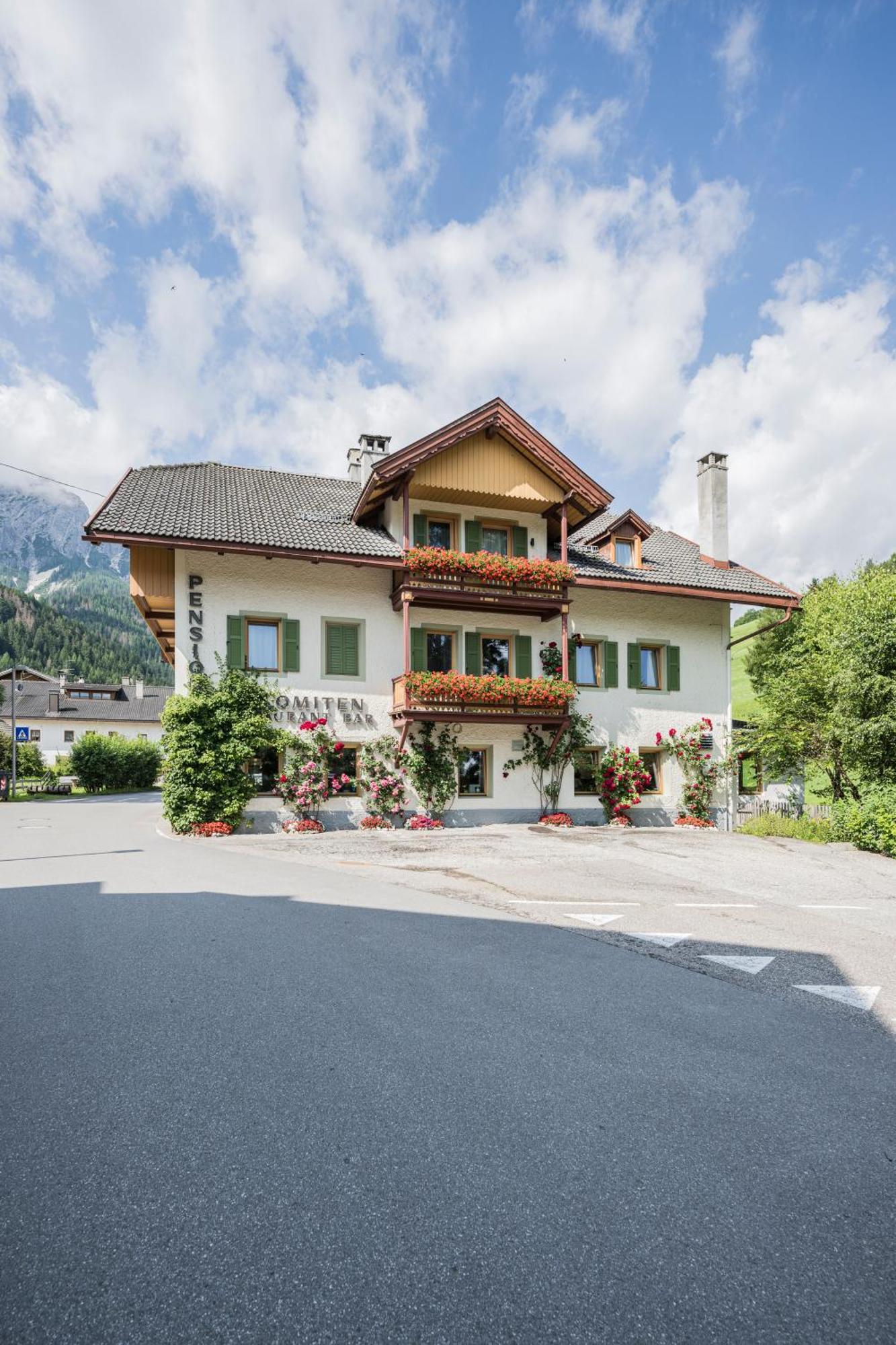 Gasthof Albergo Dolomiten Брайес  Экстерьер фото