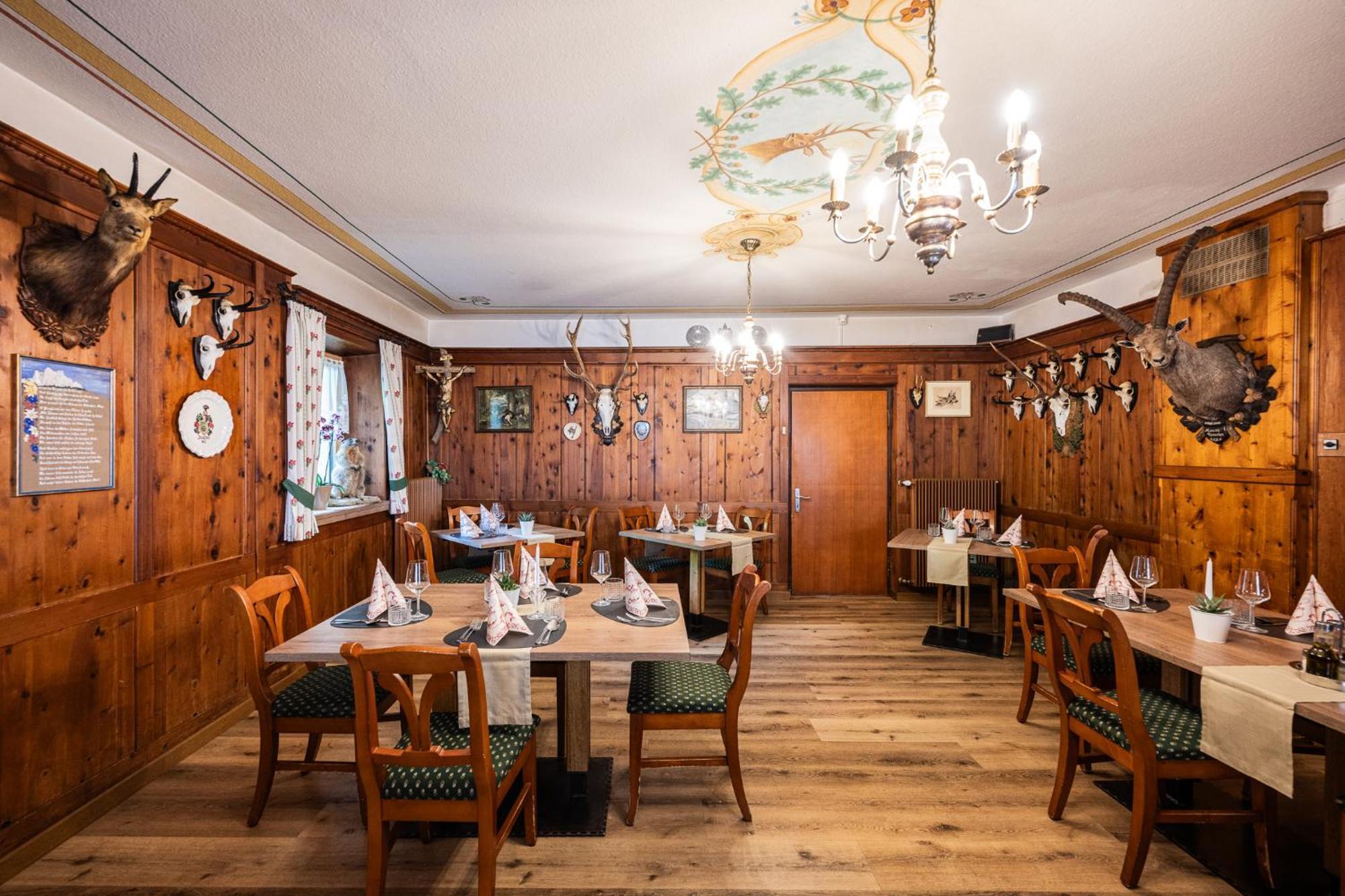 Gasthof Albergo Dolomiten Брайес  Экстерьер фото