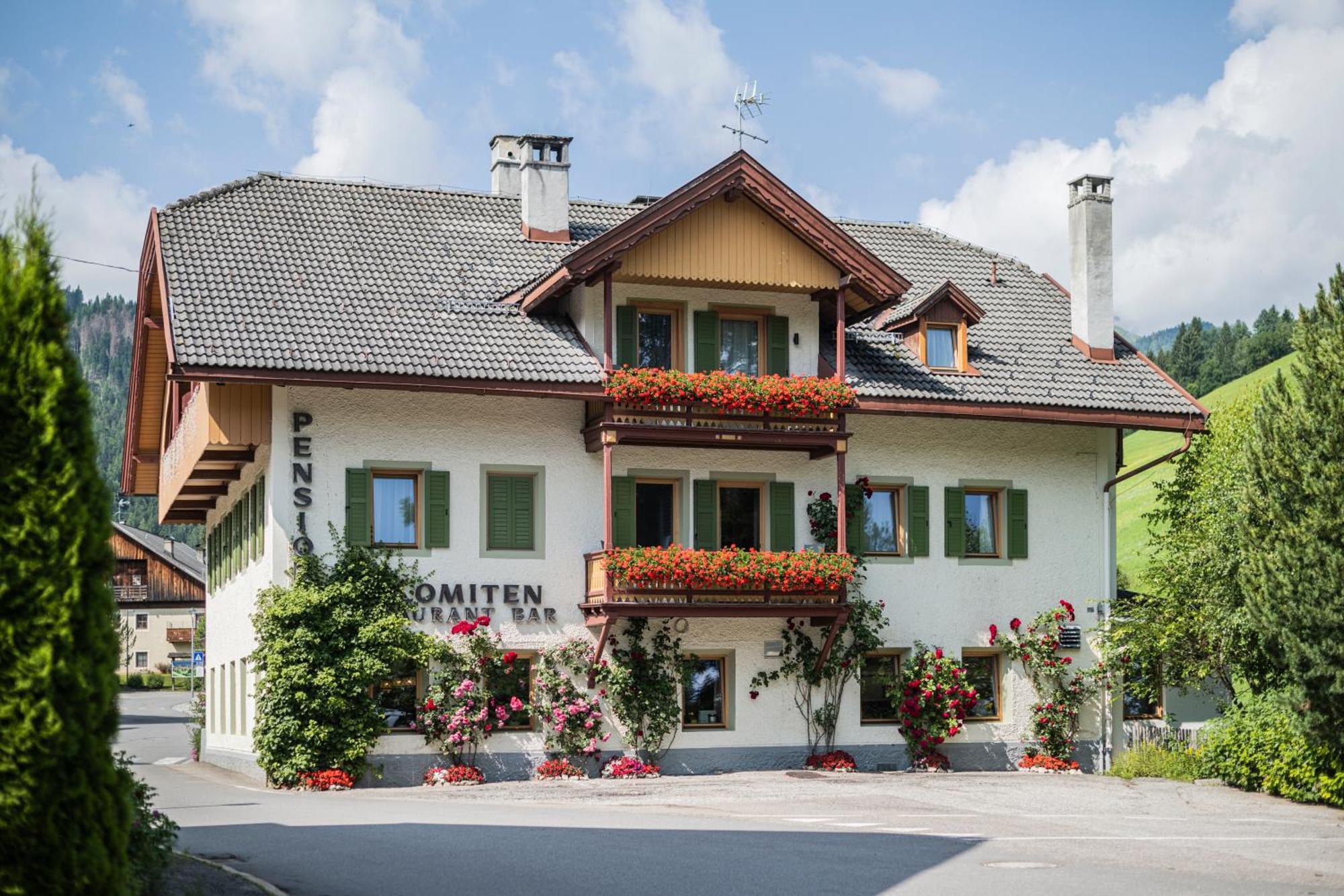 Gasthof Albergo Dolomiten Брайес  Экстерьер фото